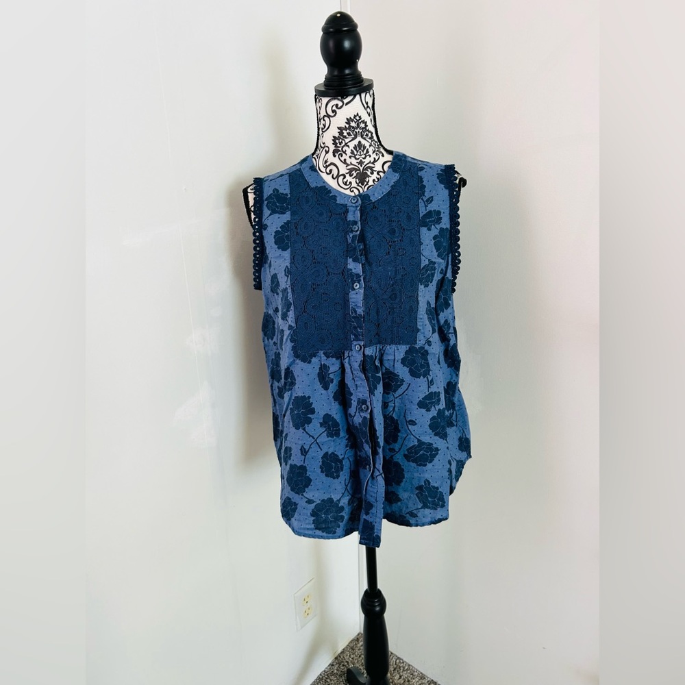 Liz Claiborne Women’s Blue Floral Linen Blend Sleeveless Lace Button Up Shirt M